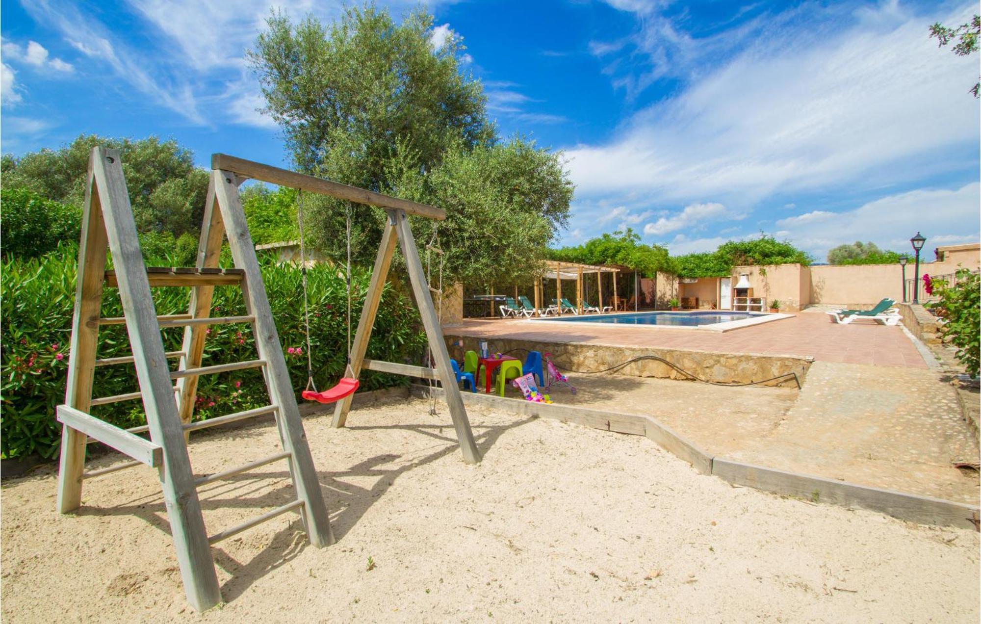 4 Bedroom Cozy In Marratxí