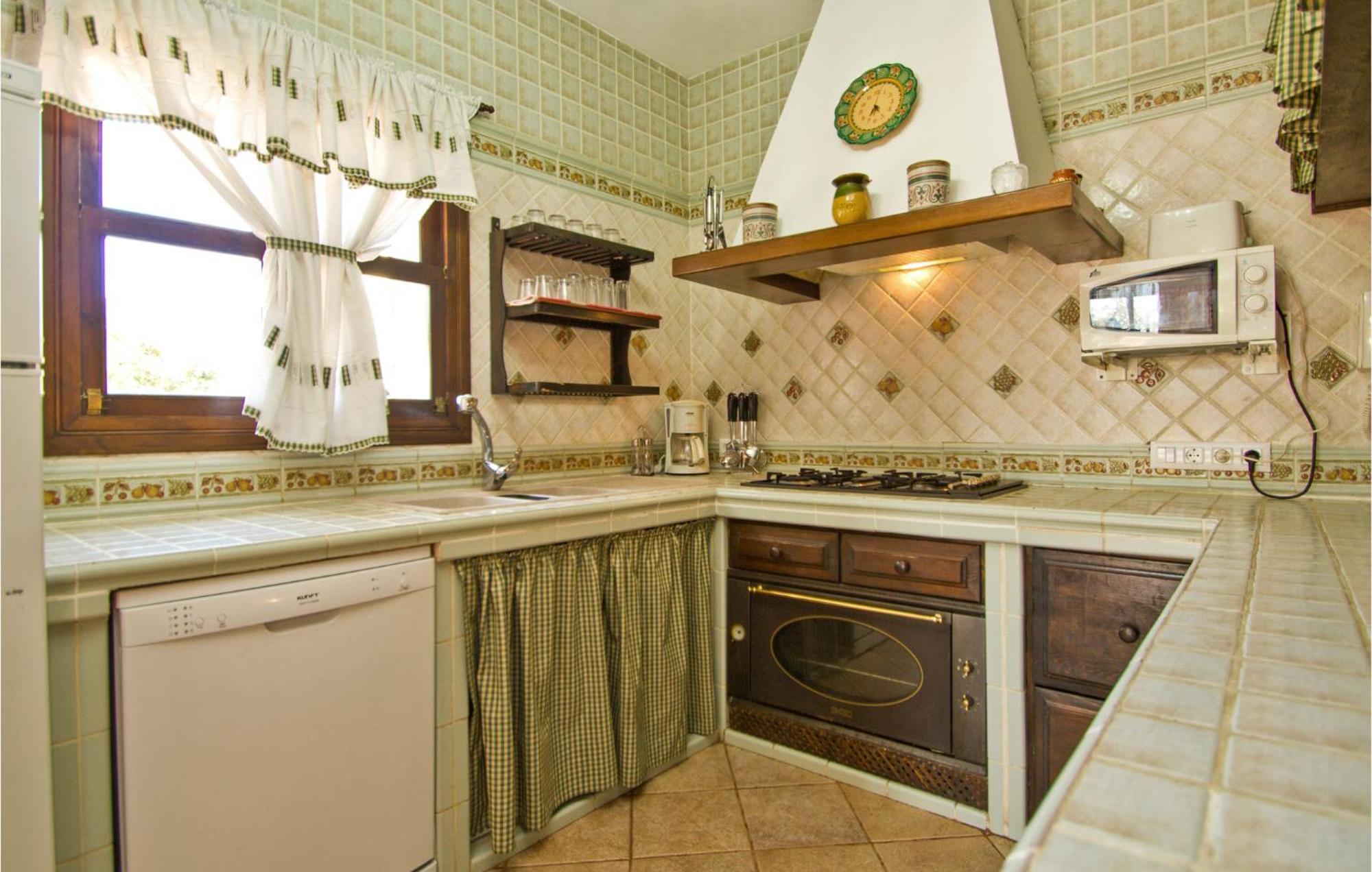 4 Bedroom Cozy In